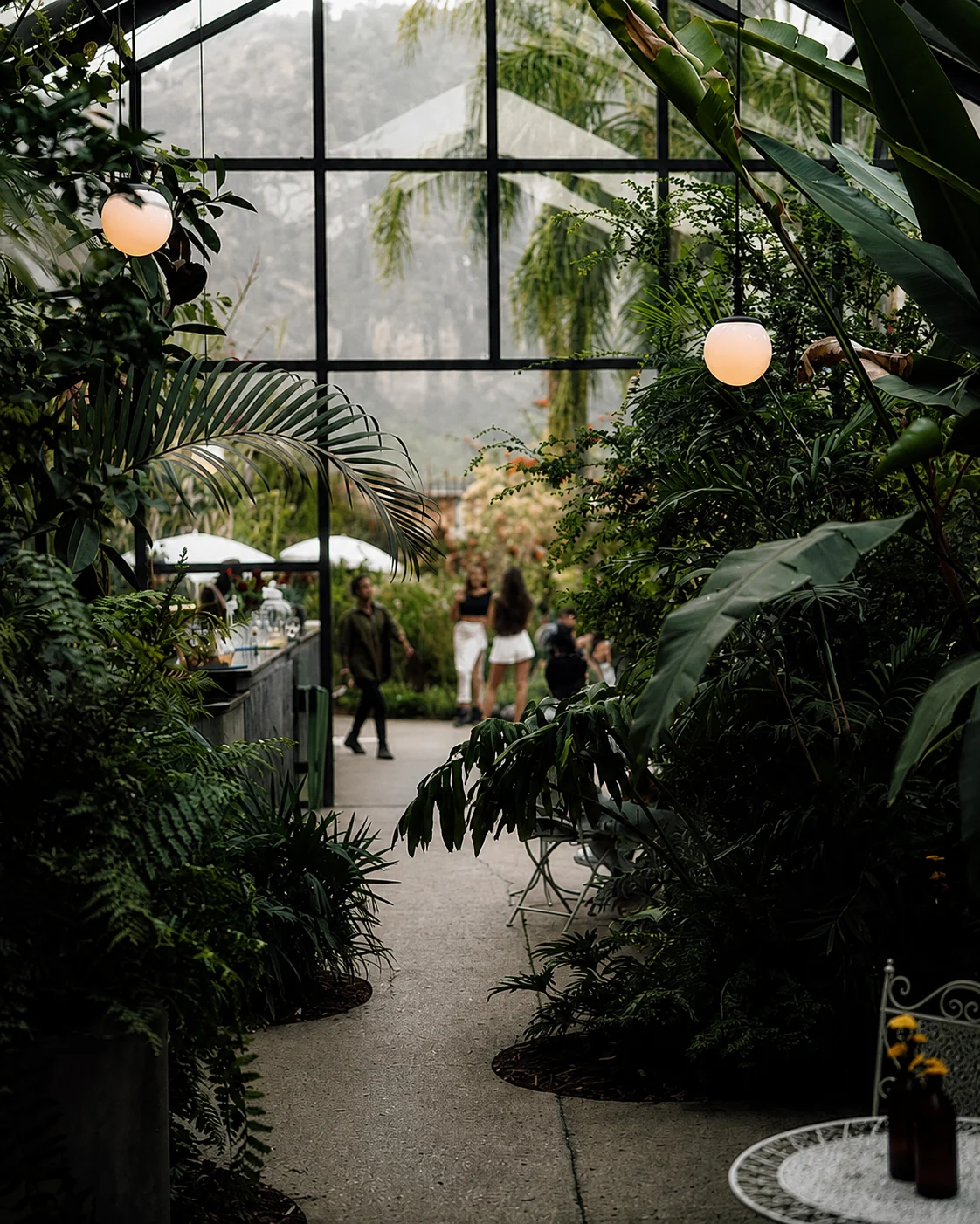 A lush rooftop restaurant in Tepoztlán